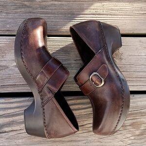 Dansko Brown Leather Clogs Size 39 (8/8.5 US)